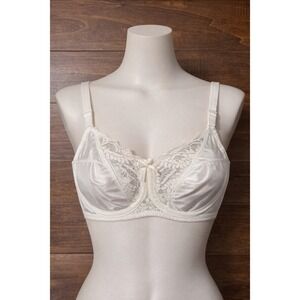Bali Vintage Bra 32DD White Satin Lace NOS Deadstock NWT Classic